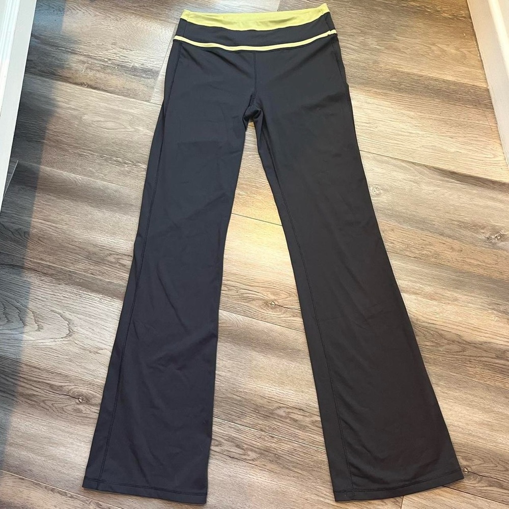 Victoria’s Secret VSX Sport Flare Leggings